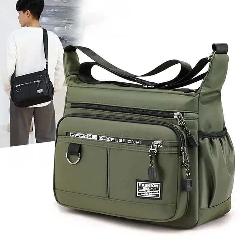 Carry Coutures Shoulder Bags