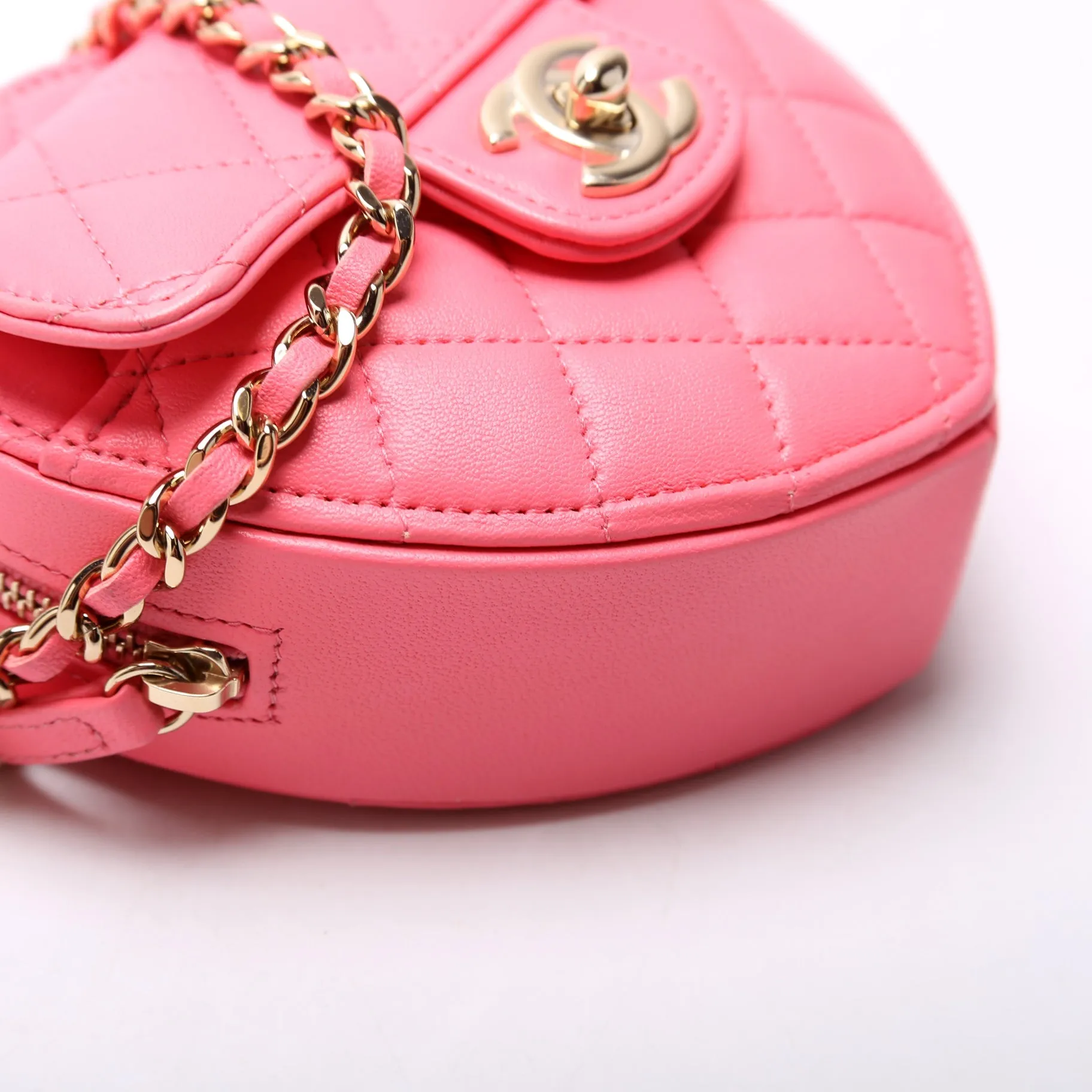 CC In Love Heart Clutch Quilted Lambskin 32M